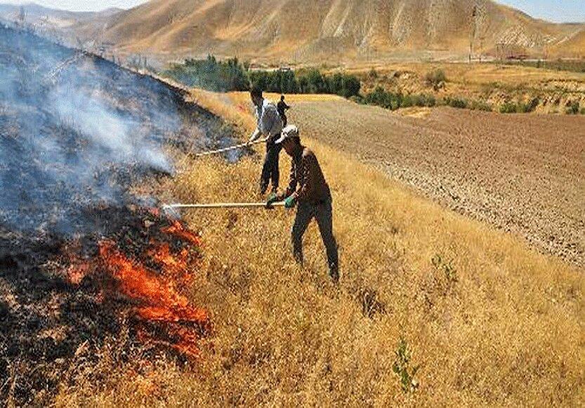 کشاورزان از آتش زدن باقی مانده محصولات زراعی خودداری نمایند